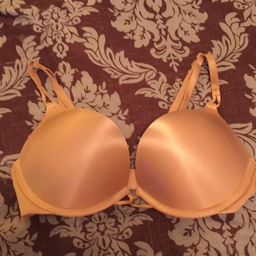 Victoria Secret Bombshell Bra - 32C
